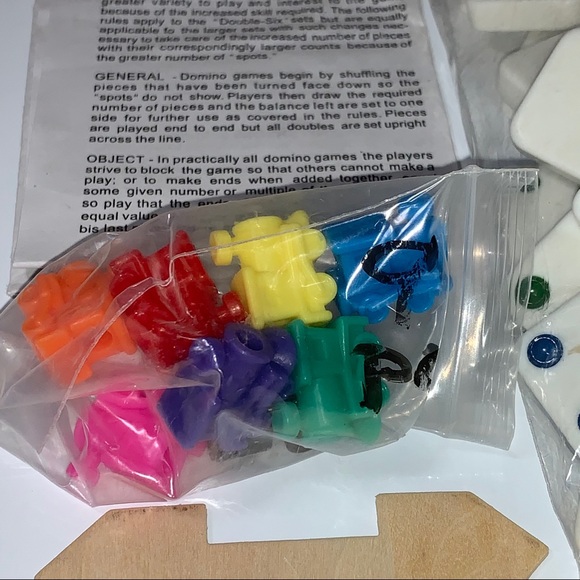 Classic Game Collection Mexican Train Dominoes wit - Picture 3 of 11